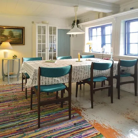 Two-bedroom Holiday In *